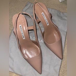 MANOLO BLAHNIK Bretto Slingback Pumps